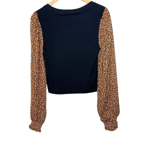 NWT DKNY Jeans Black Ribbed Knit Leopard Print Sleeve Crop Top Women's Size M - Picture 8 of 16